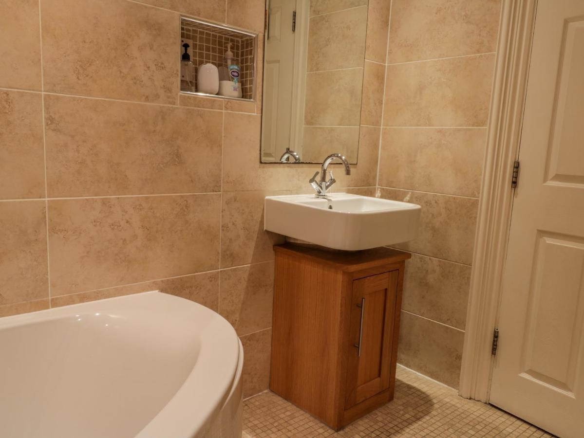 Apartment 6 Вітбі Екстер'єр фото